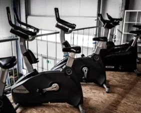 Trainingsbereich in Halle 1 des Performance Gym Rheinbach.