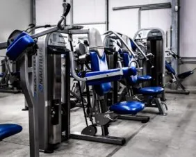 Trainingsbereich in Halle 1 des Performance Gym Rheinbach.