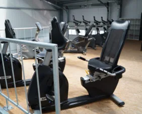 Trainingsbereich in Halle 2 des Performance Gym Rheinbach.